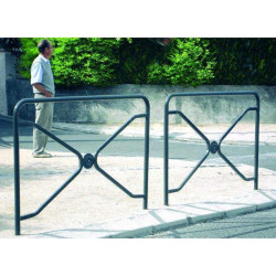 Barrière de protection pour délimiter un trottoir Barrière de protection pour délimiter un trottoir