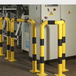 Arceaux de protection de différente longueur pour protéger une infrastructure